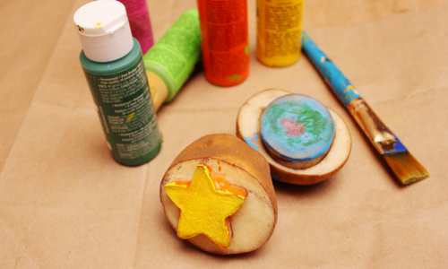 Fun Paper-Crafts To Make With Your Kids potato stamp